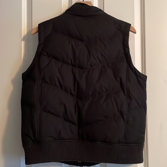 Large Gap puffer vest - Picture 2 of 3